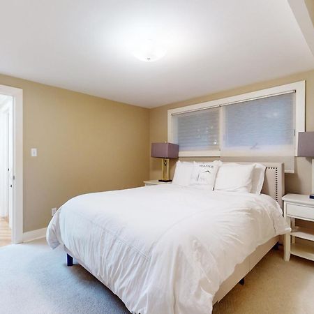 Stones Way Villa Lake Forest Park ภายนอก รูปภาพ