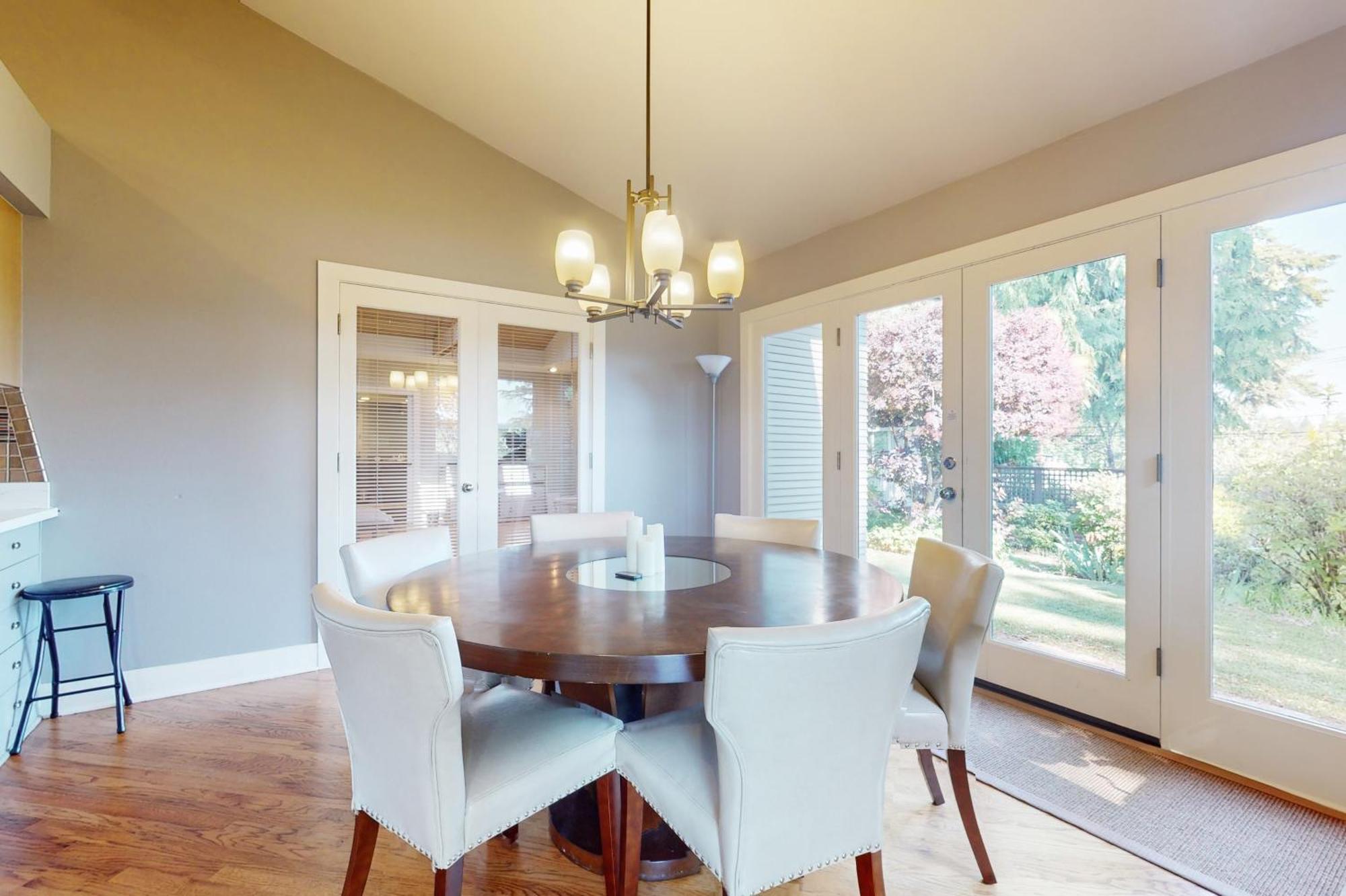 Stones Way Villa Lake Forest Park ภายนอก รูปภาพ
