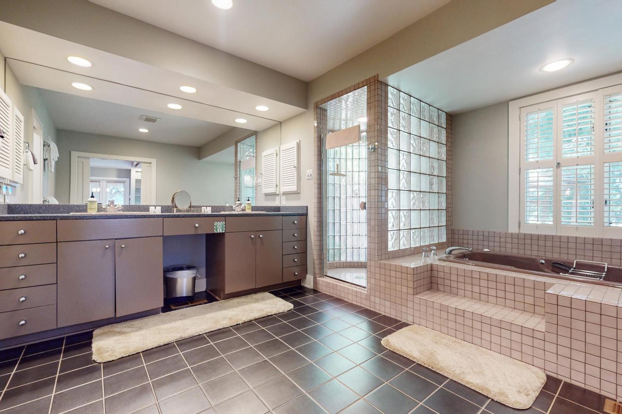 Stones Way Villa Lake Forest Park ภายนอก รูปภาพ